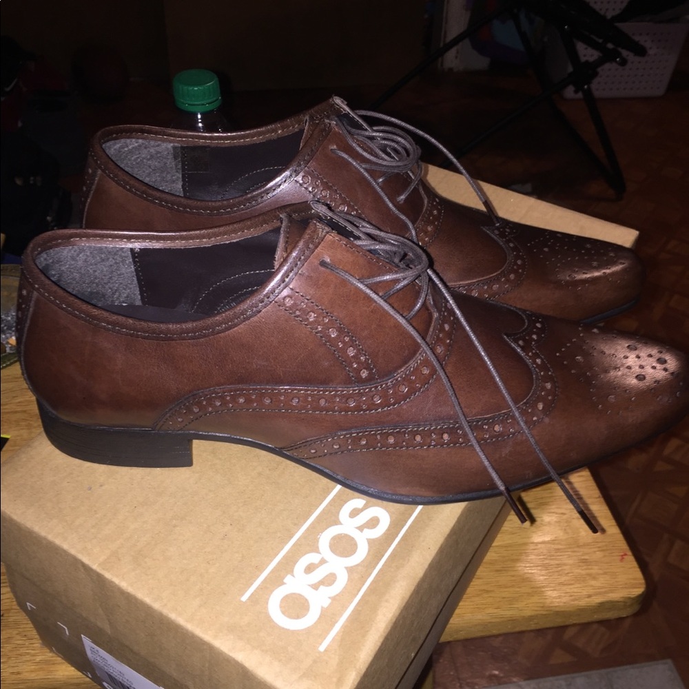8.5 Oxford dress shoes